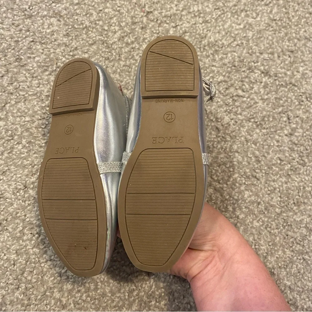 Children’s Place Silver Flats Dress Shoes Sz 12 Kids Girls